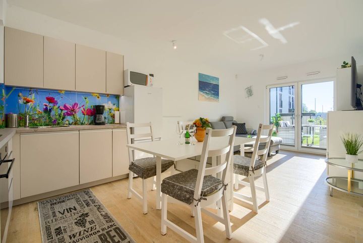 Peninsula Oasis - dog-friendly - with garden